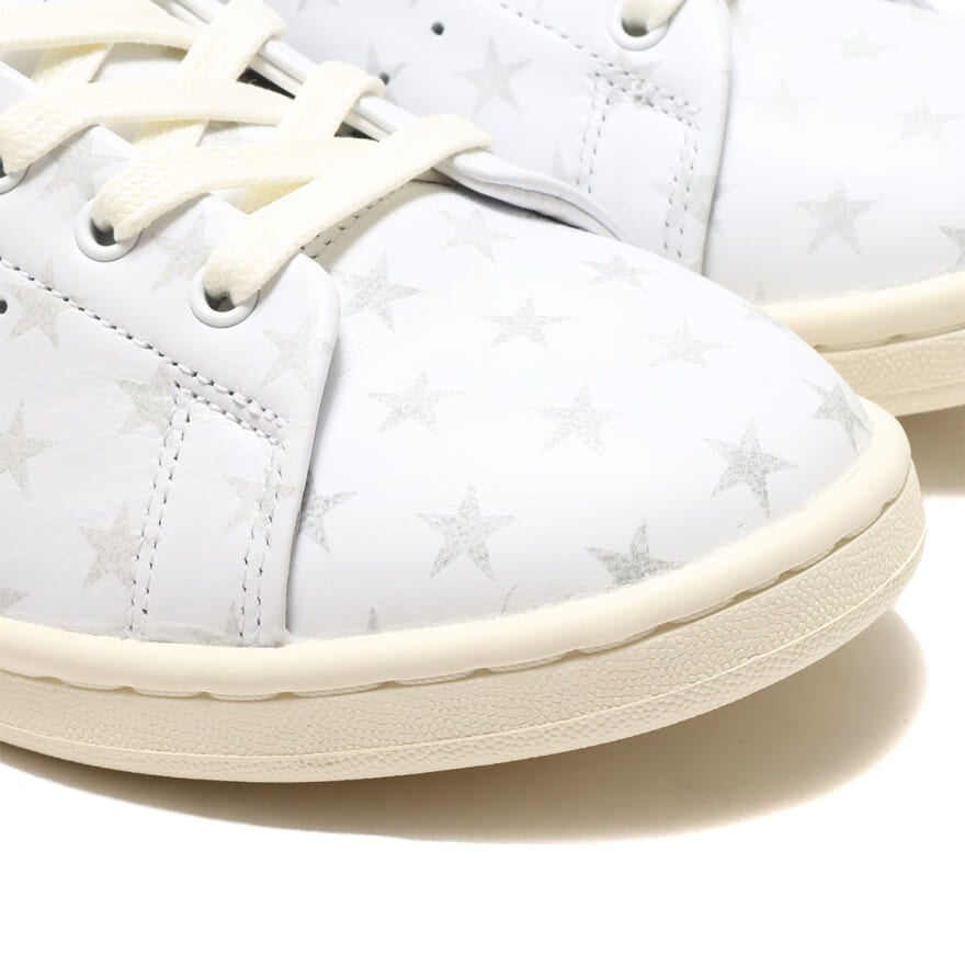 「adidas Originals × atmos GOLD STAR PACK」から「STAN SMITH LUX atmos」がリリースされた。