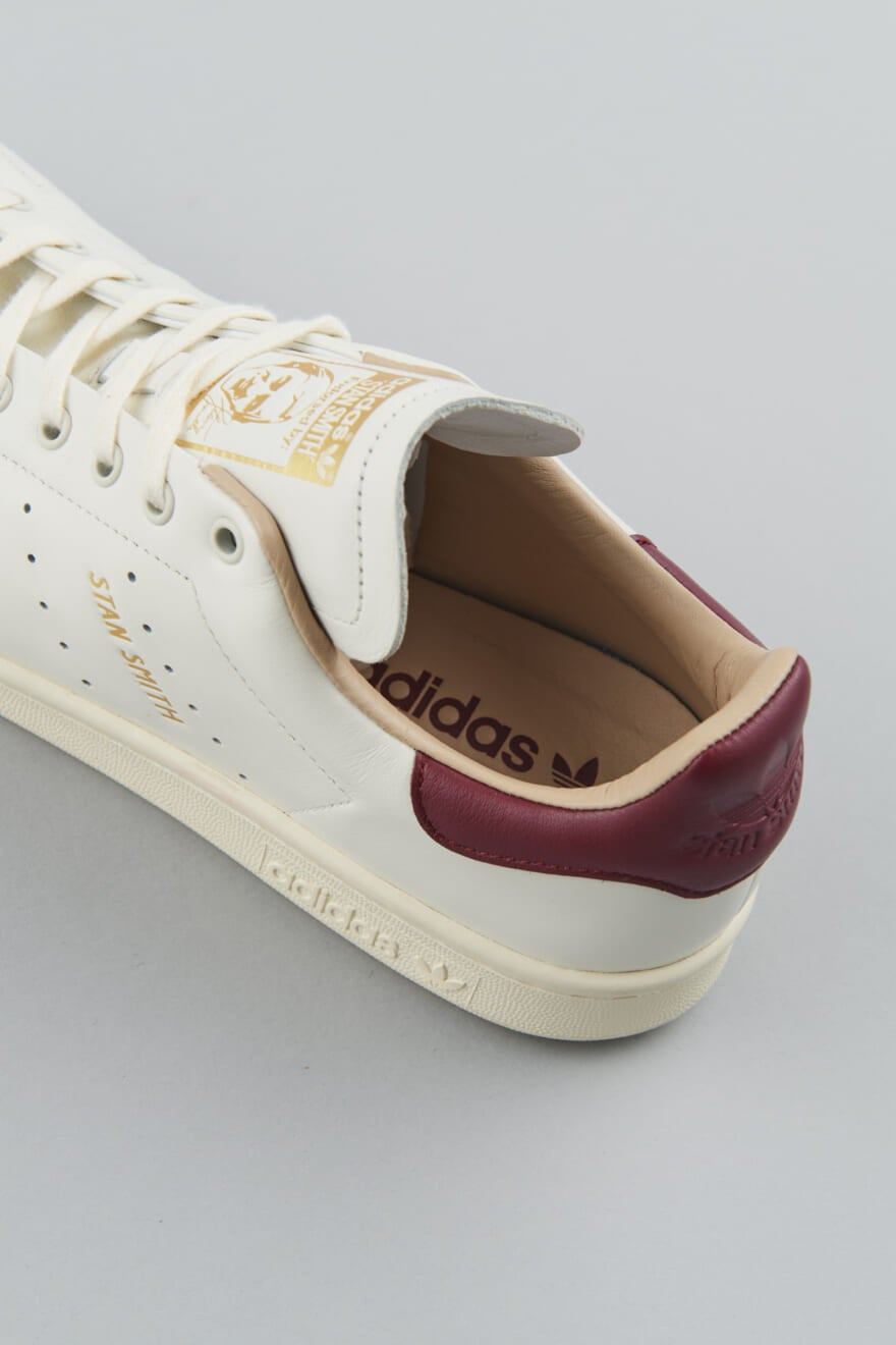 アディダス オリジナルスのスタンスミス  STAN SMITH LUX