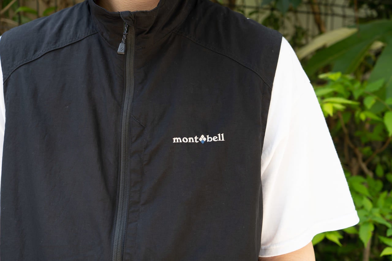 モンベルの黒ベスト…都市型フェスでも大活躍の「ベスト」をおしゃれな人はこう着こなす！