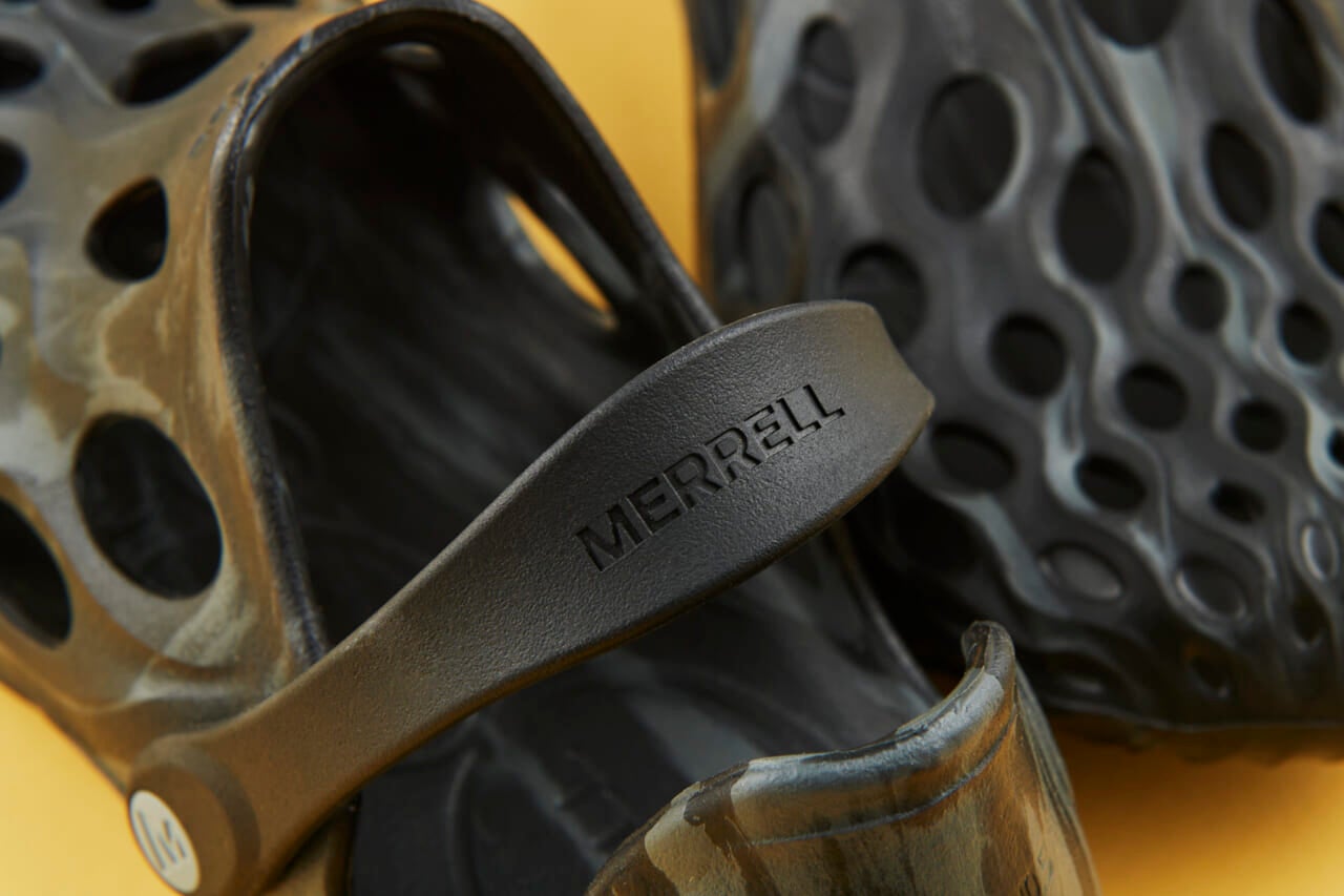 メレルの水陸両用サンダル、吸水速乾Tシャツ、持ち運べるテーブルセット…今年のフェスは何着てく？#1／ビームスプレス丸海都さん