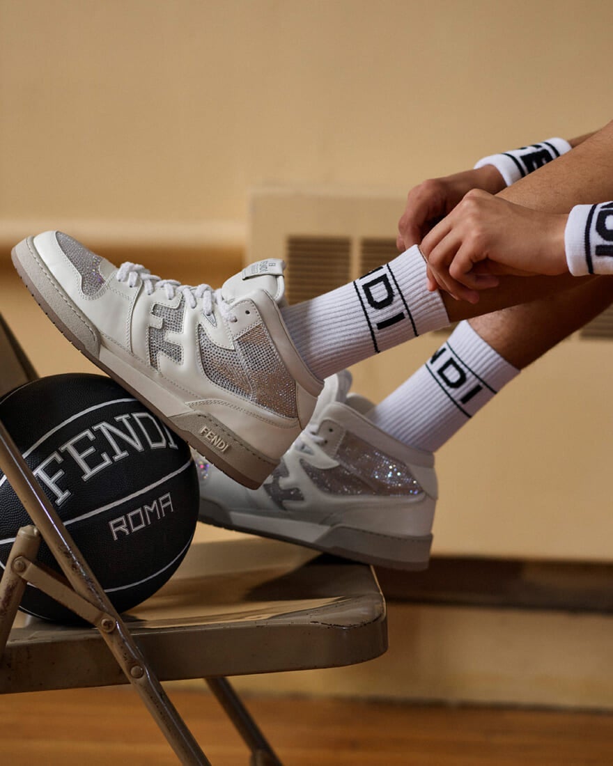 FENDI ACTIVE BASKETBALL CAPSULEのイメージビジュアル　バスケットボール、スニーカー、ソックスとリストバンド