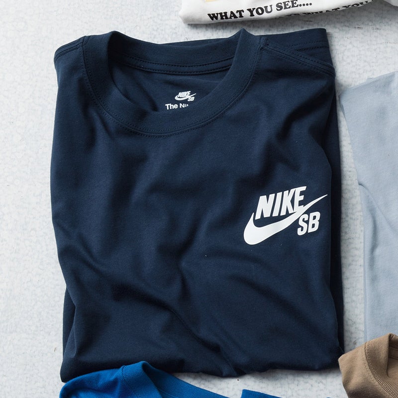 NIKE SBのTシャツ