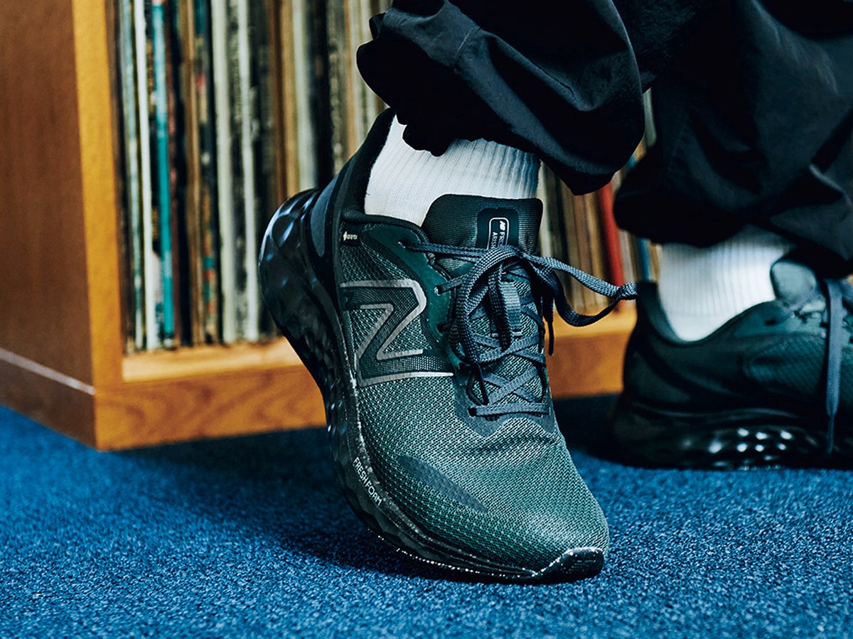 ゴアテックスなニューバランス、サロモン…「旅先でも疲れない」ウォーキングスニーカー３選！