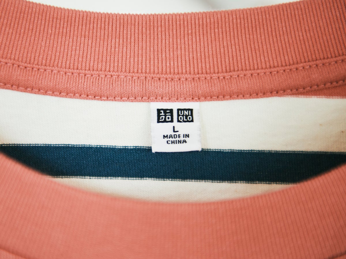 どれも全身で7,000円以下！「ユニクロ」のTシャツとパンツの最高好印象なベストコンビは？人気スタイリストの解説つき３選［UNIQLO］