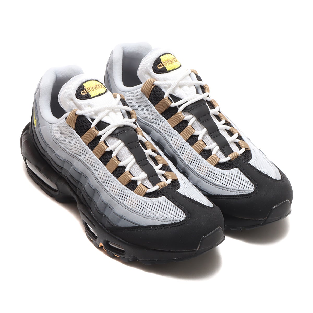 スニーカーシーンの礎を築いたAIR MAX 95は、AIR PRESTOのOGカラーであるストリークイエローをAIR MAX 95らしいグラデーションでアレンジ。「NIKE SPORTSWEAR（ナイキ スポーツウェア）」が、ナイキの名作モデルのカラーリングをミクスチャーした「NIKE ICON FLIP COLLECTION」を発表。