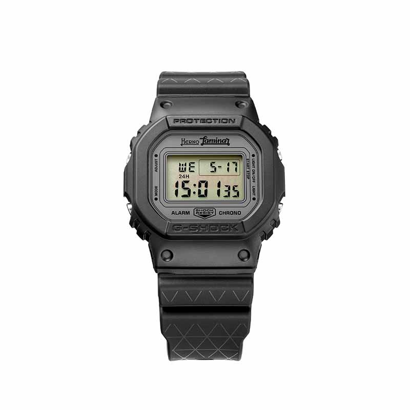 ヘルノ(herno)とG-SHOCKのコラボウォッチの商品画像　文字盤とストラップの一部