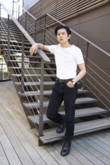 [井上 翔太] 「リーバイス®とヘインズの定番アイテムは、ジャストサイズを選ぶのが今年の気分」【メンズノンノモデルの私服スナップ】
