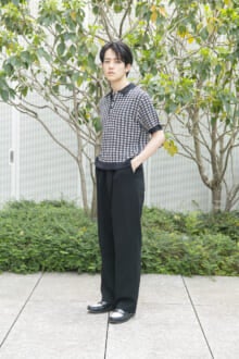 [樋之津 琳太郎] 「ニードルズのニットポロを、モノトーンでシックに。和紙を使用した素材が珍しい」【メンズノンノモデルの私服スナップ】