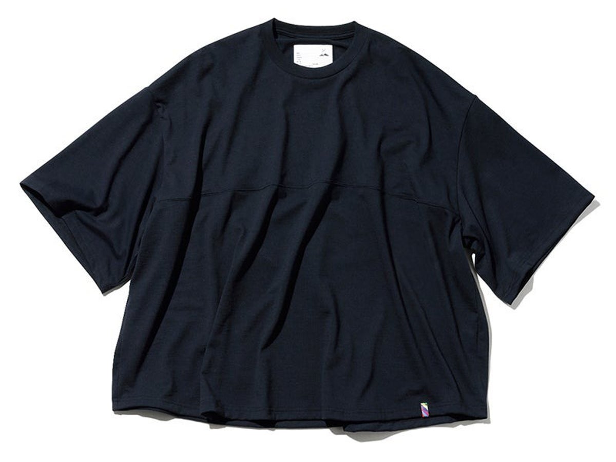「黒なのに涼しいTシャツ」4選! UVカット、スーパーワイド