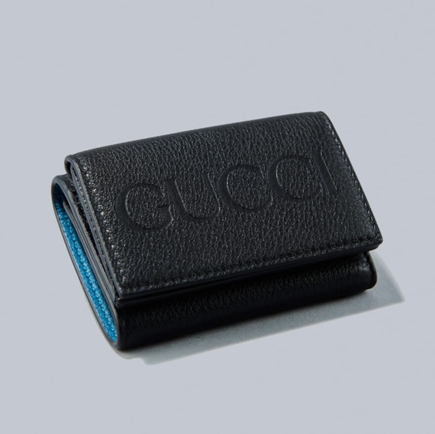 グッチの黒いレザー財布のディテール