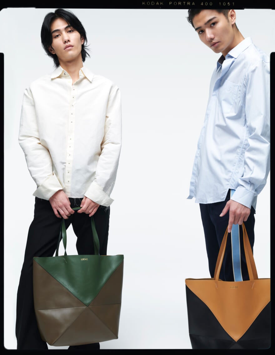 LOEWE 新作×修蔵＆響］ロエベのシャツとバッグの、ベストコンビな