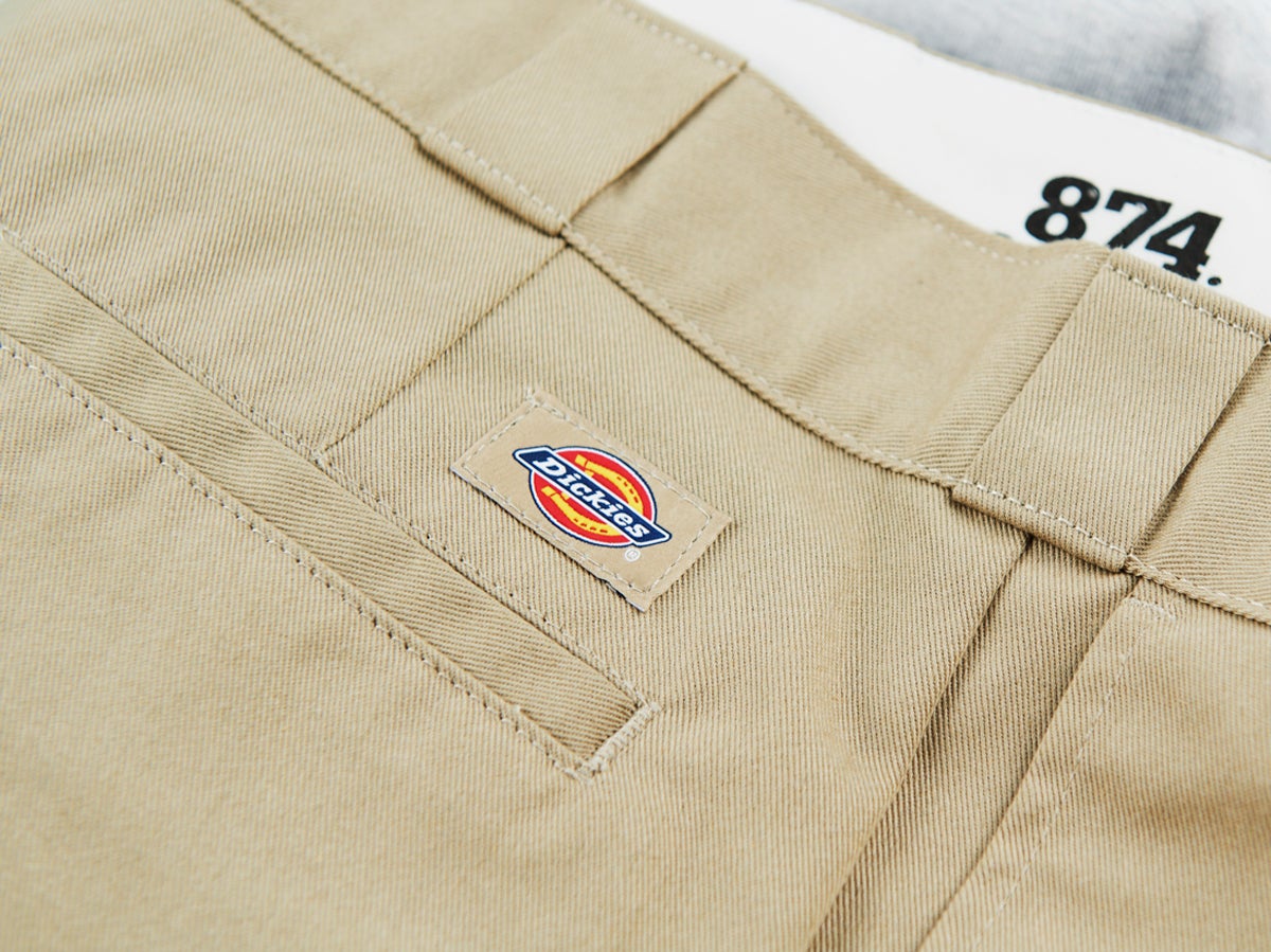 ディッキーズの「874」ワークパンツの正解着こなし4選。スタイリスト