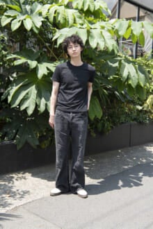 [豊田 裕大] 「ユニクロの黒Tはジャストサイズをチョイス。ゴールドアクセサリーを合わせて大人っぽく 」【メンズノンノモデルの私服スナップ】