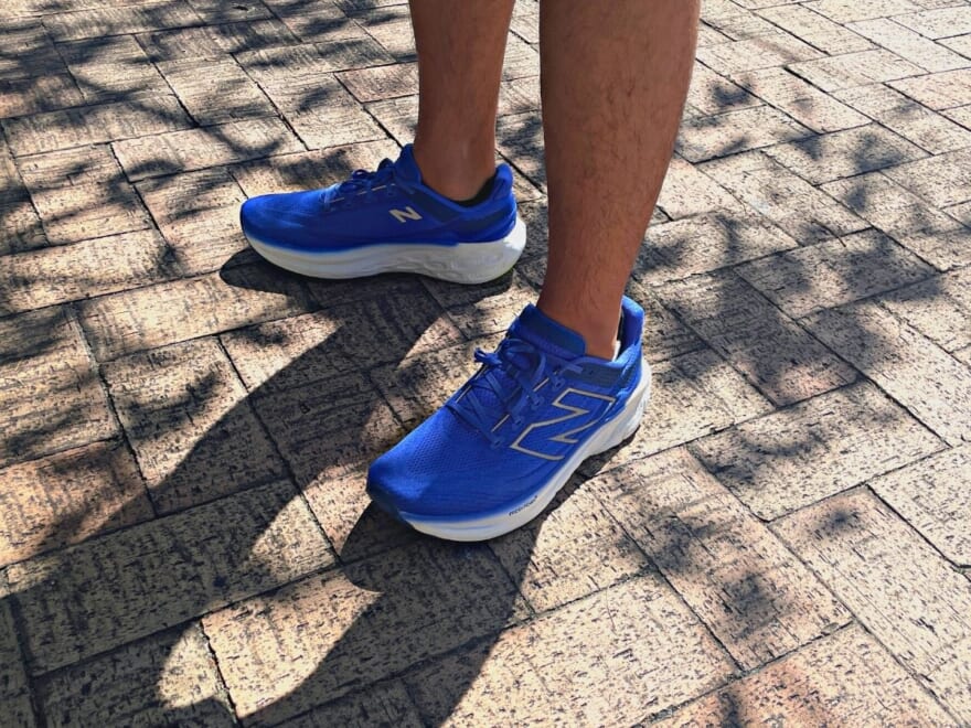 ニューバランス newbalance Fresh Foam X 1080 v13　BLUE　稲井孝太朗 屋外