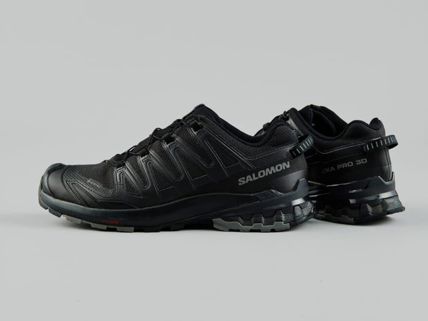 SALOMON Xa pro 3d v9 gore-tex　サロモンのゴアテックススニーカー