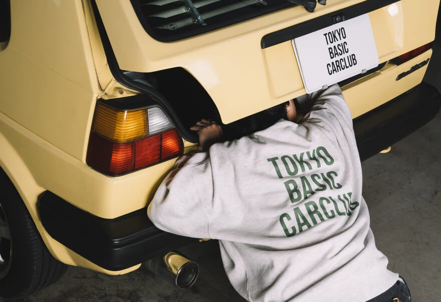 若者の新たなカーカルチャーを発信する「tokyo basic car club」とフリークス ストアがコラボ！ライフスタイルにも取り入れられるアイテムが登場。