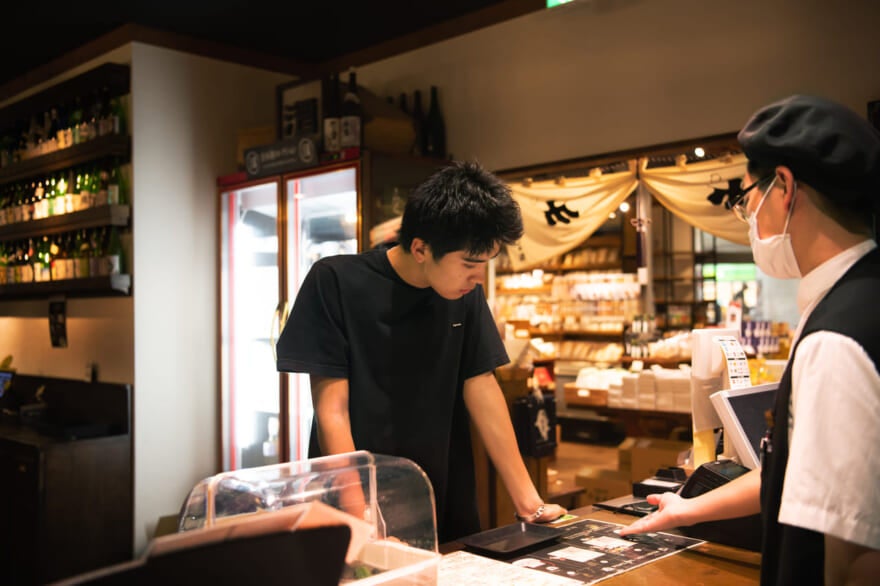 ぽんしゅ館 長岡驛店　稲井孝太朗　唎酒番所　日本酒　新潟県　受付