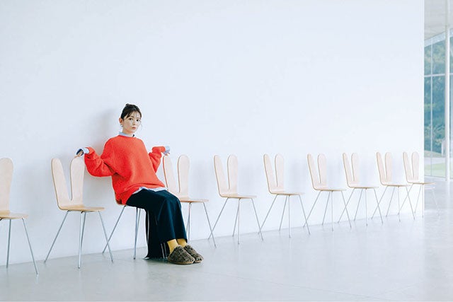 「交流ゾーン」にずらりと並んだ椅子　久間田琳加さん