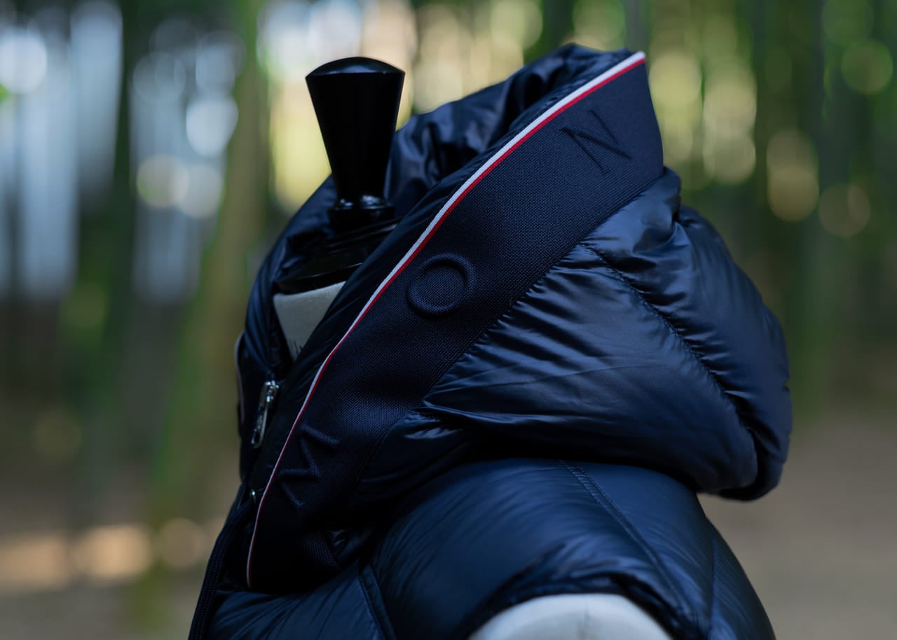 モンクレール「LUIRO GILET/DRAK NAVY」 アークネッツ限定 エクスクルーシブカラーモデル フード