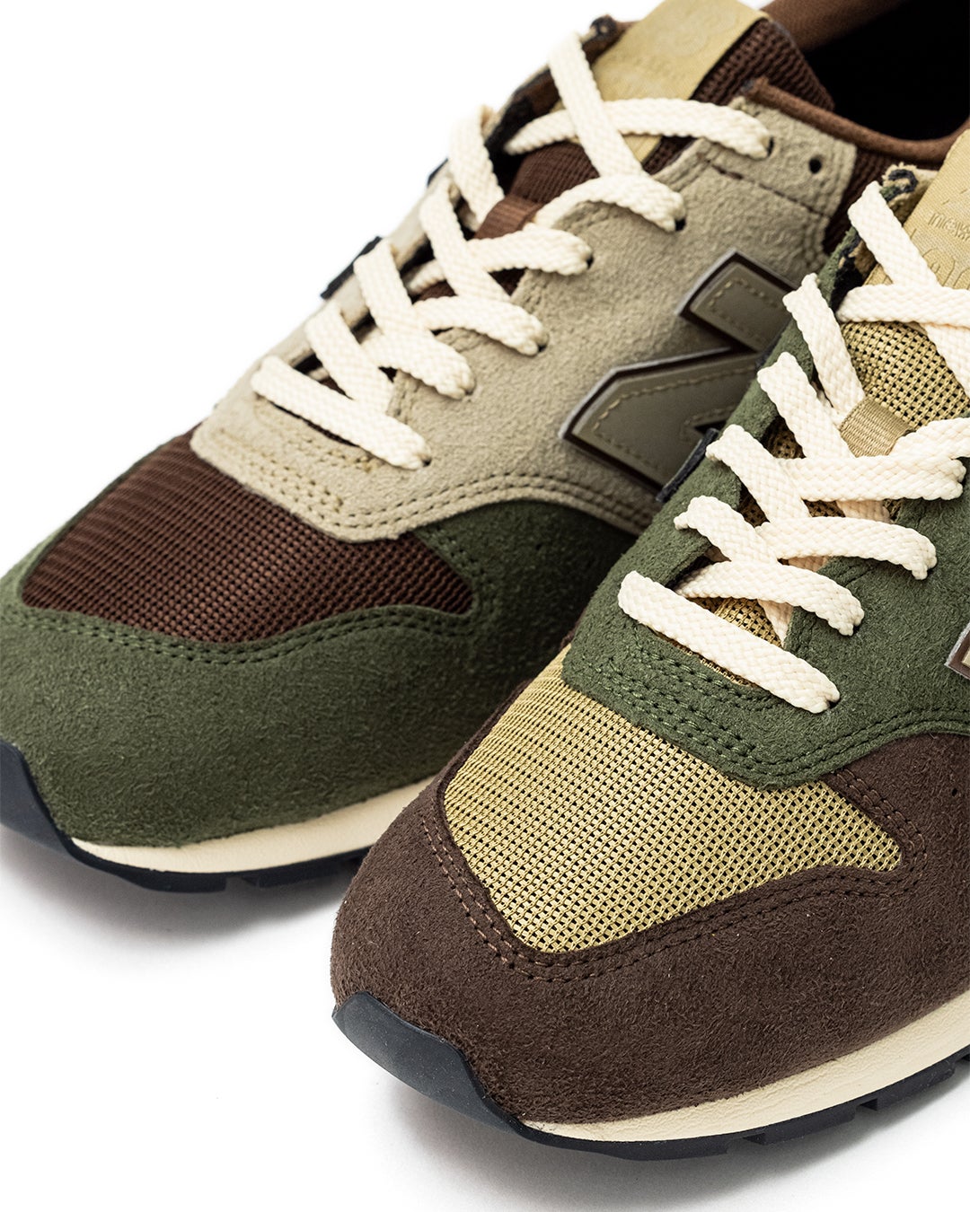 ビームス New Balance for BEAMS 『996』コラボスニーカー爪先