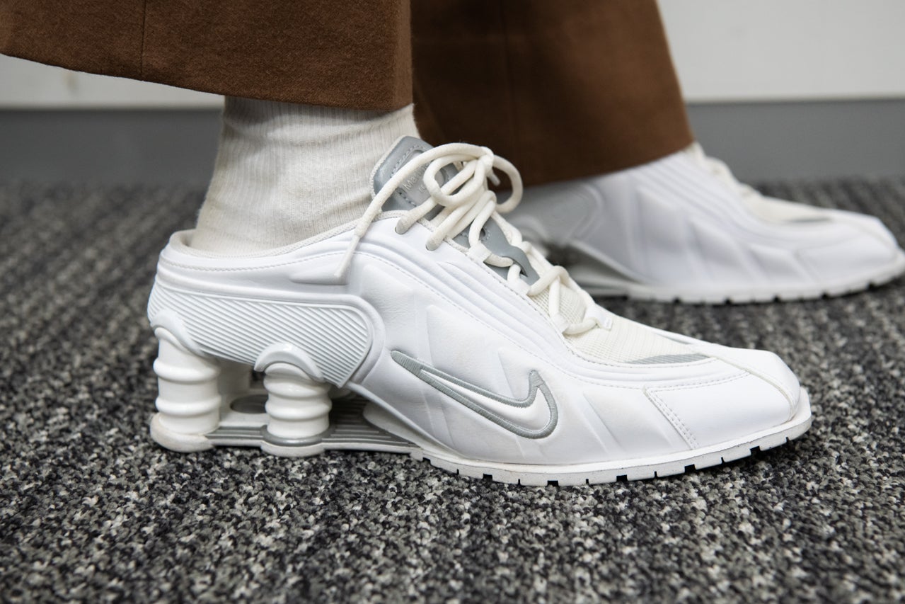 Martine Rose ×Nike Shox MR4 Mule サイド 寄り 反対
