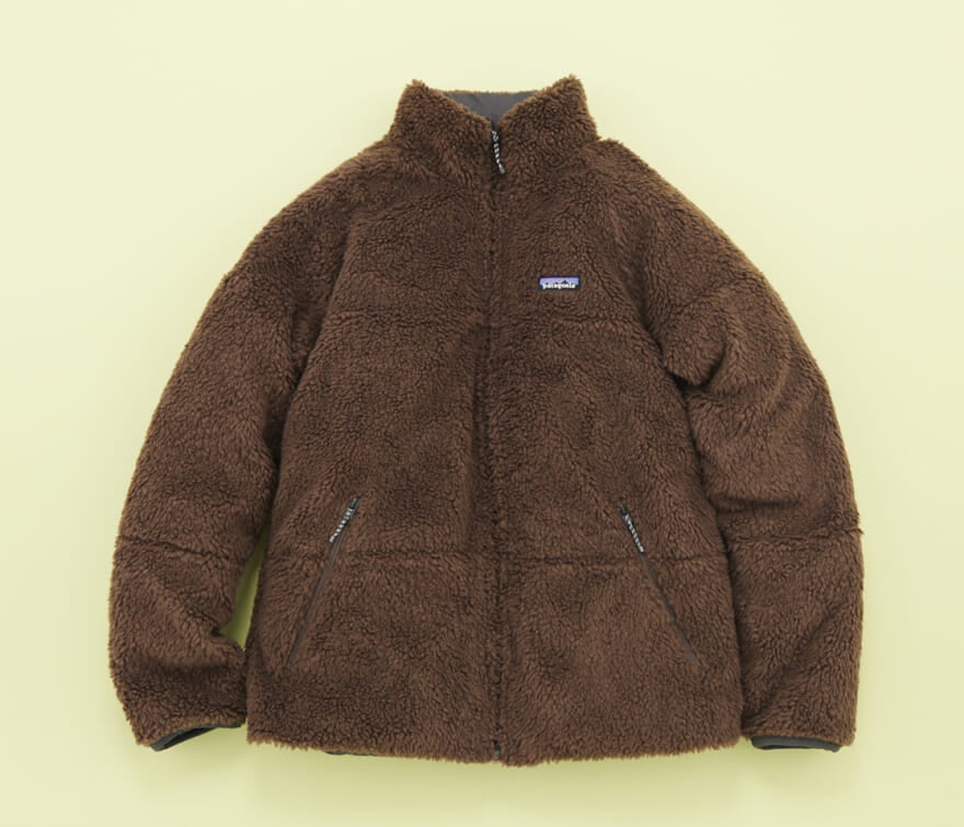 パタゴニアの黒いメンズ・リバーシブル・サイレント・ダウン・ジャケットの裏フリース　　patagonia　２３年新作