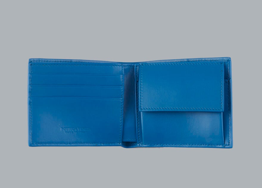 ボッテガ・ヴェネタの二つ折り財布の内側