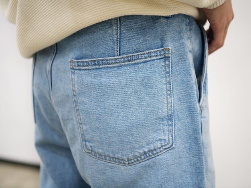 ユニクロの春の新作パンツ「リラックスアンクルジーンズ」のバックポケット