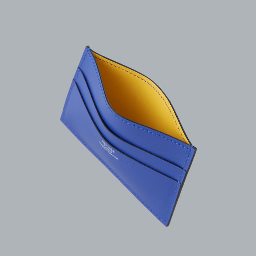 エルメスのブルーのレザーカードケースの内側
