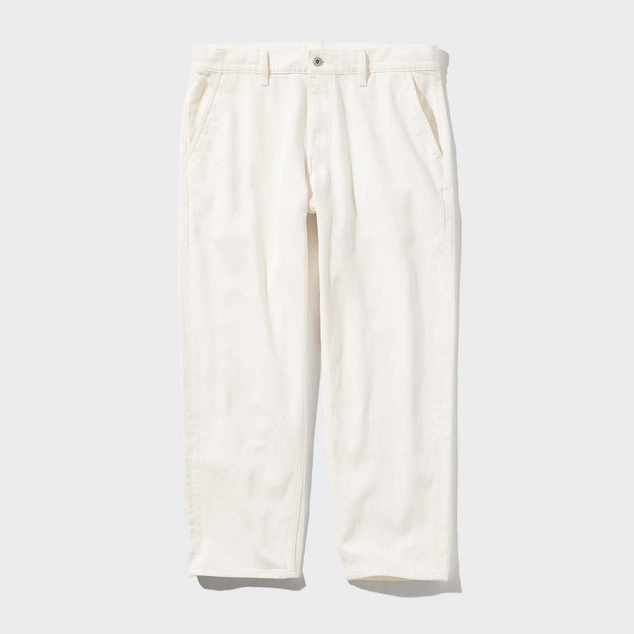 ユニクロの24年春の新作パンツ「リラックスアンクルジーンズ」のホワイト