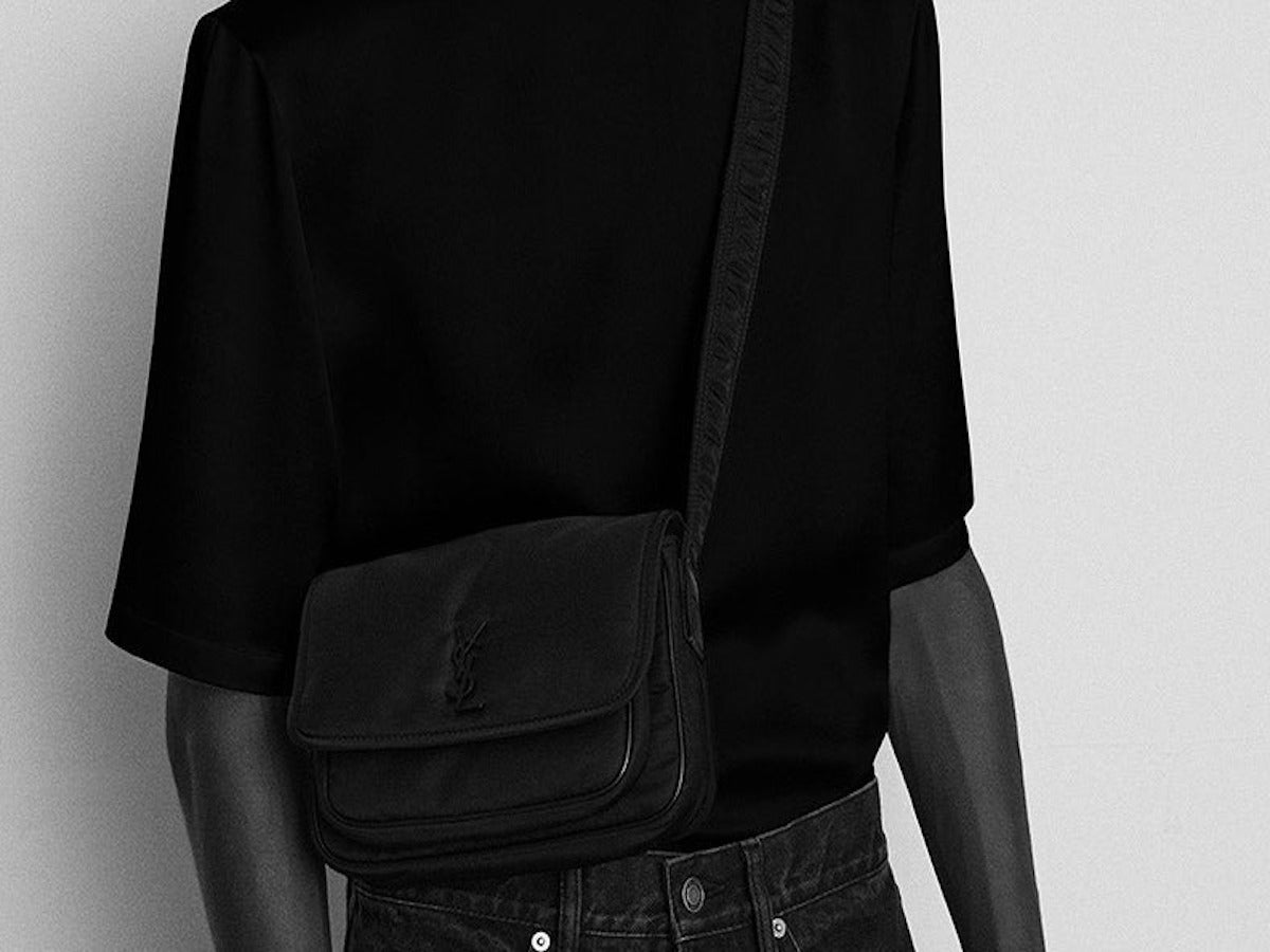 [Gallery]【サンローラン】人気のバッグシリーズから登場する新作「ミニ ニキ メッセンジャー」は、日常使いに最高なサイズ！