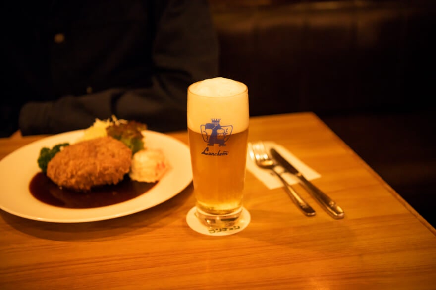 ランチョン ビヤホール ランチョン 神保町 ランチ ディナー ビール 稲井孝太朗 四代目マスター 鈴木寛さん マルエフ 生ビール メンチカツ