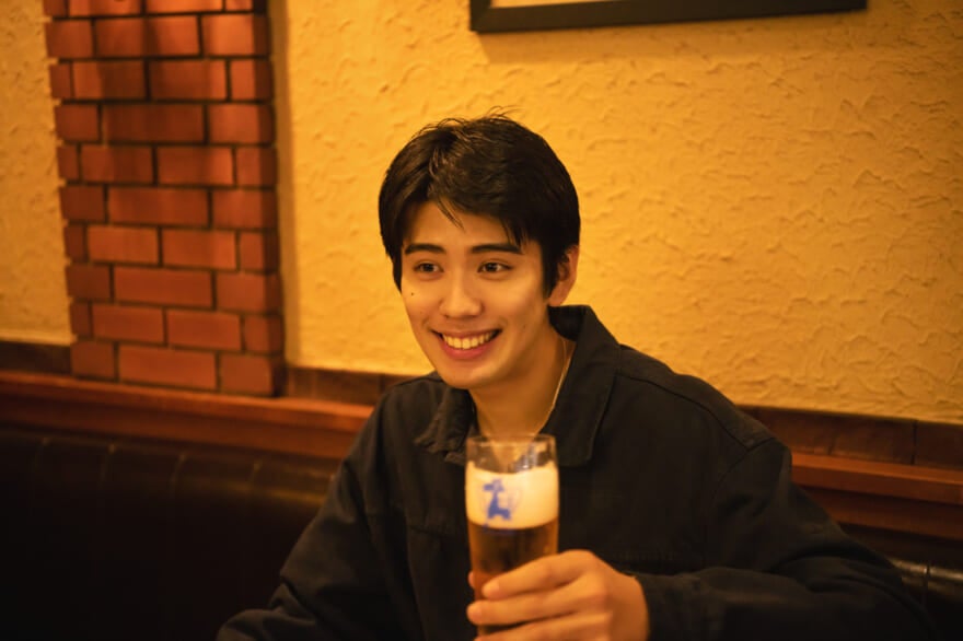 ランチョン ビヤホール ランチョン  神保町 ランチ ディナー ビール 稲井孝太朗　美味しい　笑顔　生ビール　アサヒ生ビール　マルエフ