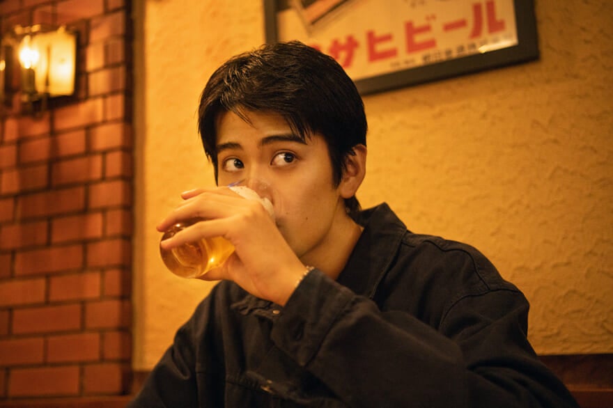 ランチョン ビヤホール ランチョン 神保町 ランチ ディナー ビール 稲井孝太朗 四代目マスター 鈴木寛さん ビールサーバー 店内 カウンター 実飲