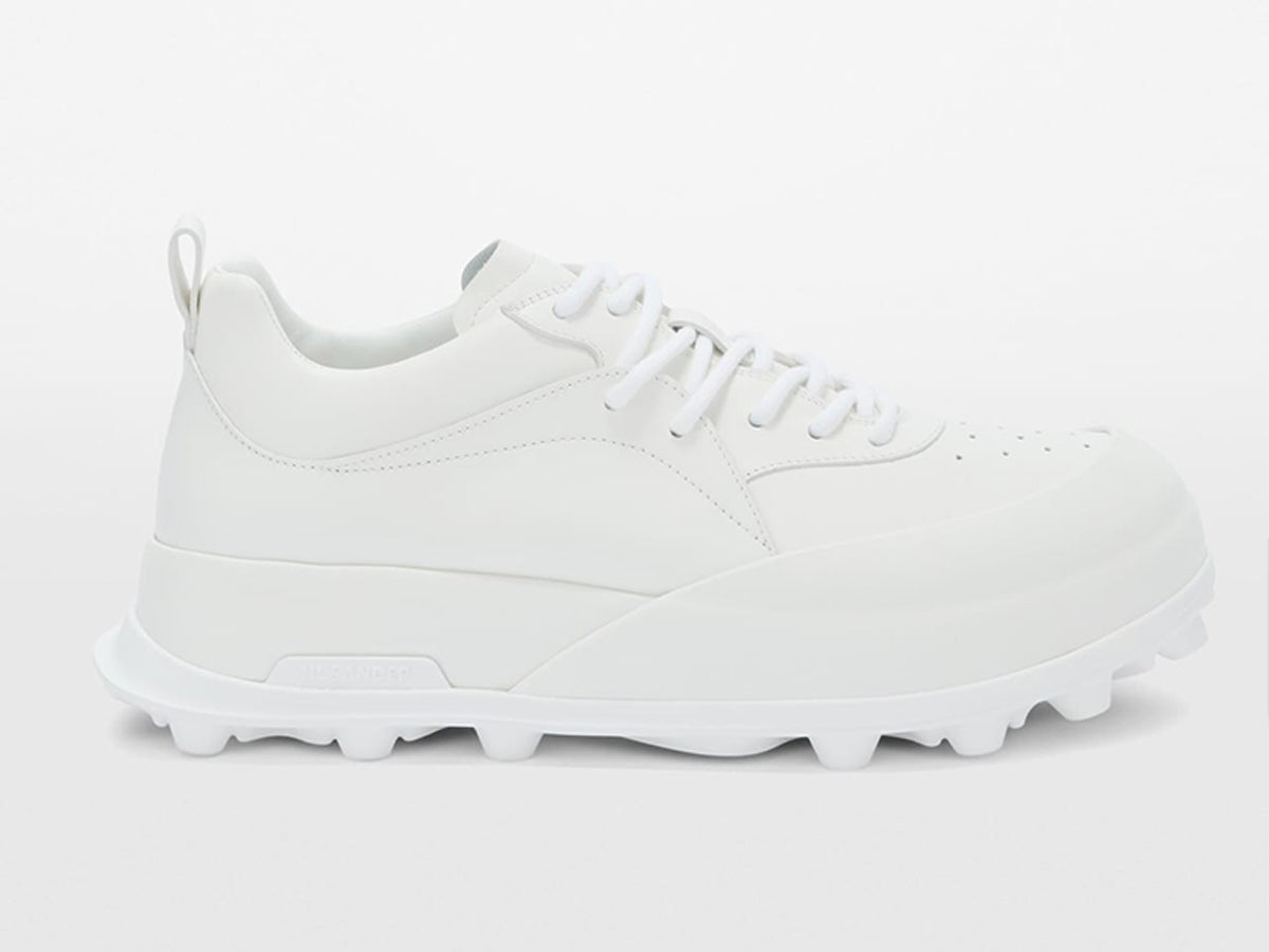 [Gallery]冬に買うべき「白スニーカー」６選。話題のアシックスコラボ、ニューバランス、リーボック…クリーンに決まる大人デザイン！