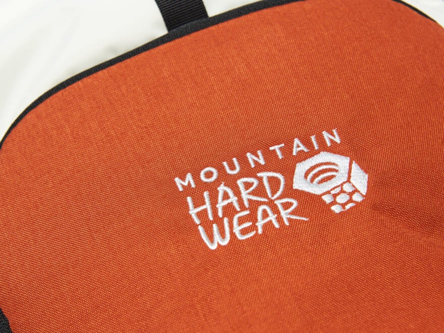 Mountain Hardwearのバッグのロゴ