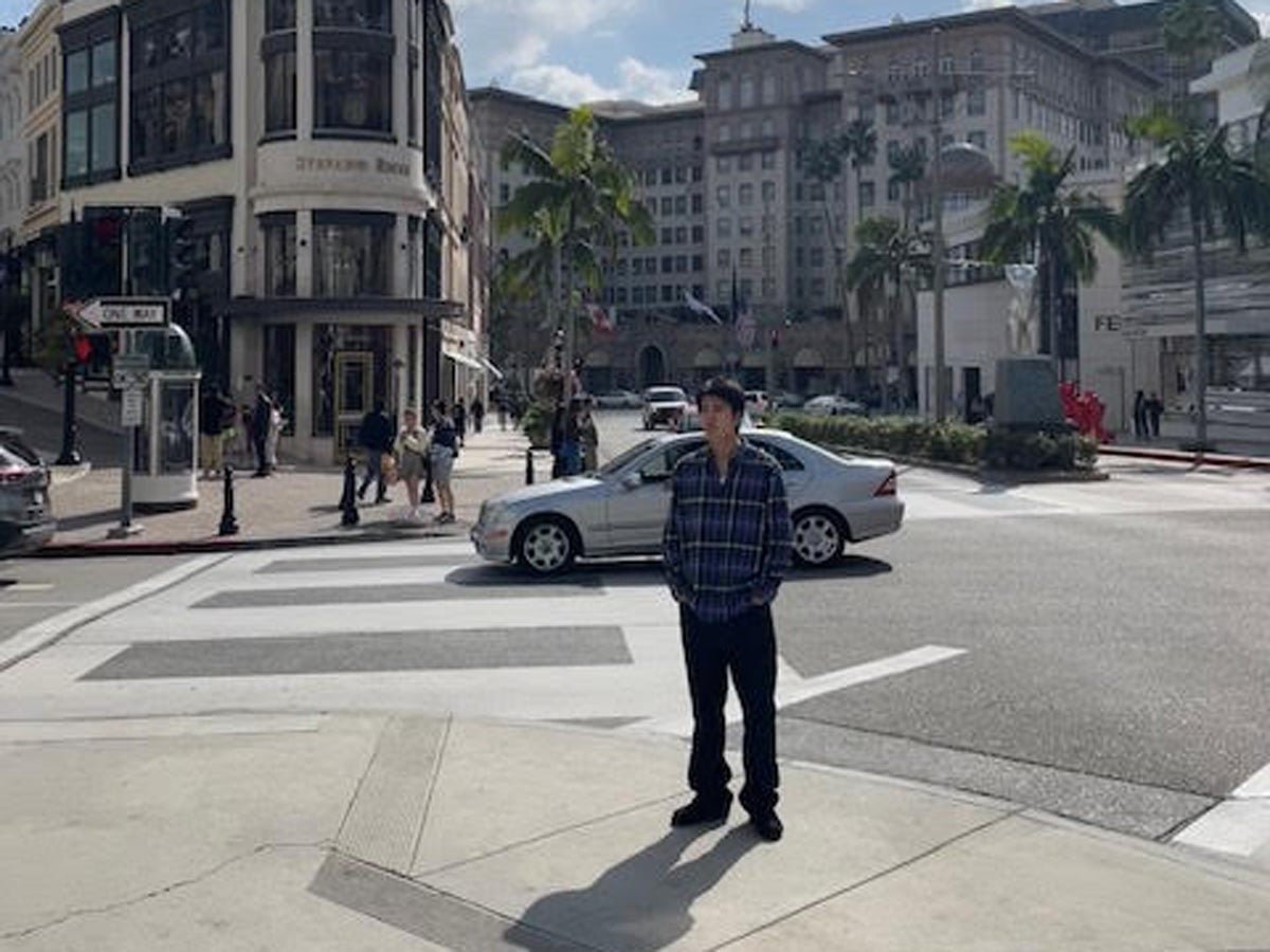 Je suis allé au « Supreme » à Los Angeles ! Le séjour d’Inai en Amérique à Los Angeles, partie 1[稲井孝太朗ブログ]