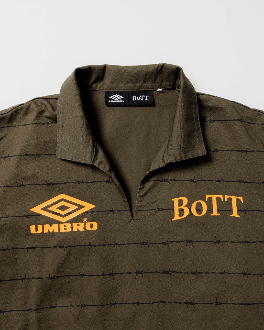 UMBRO BoTT BEAMS T アンブロ ボット ビームスT コラボ　プルオーバー　ロゴ寄り