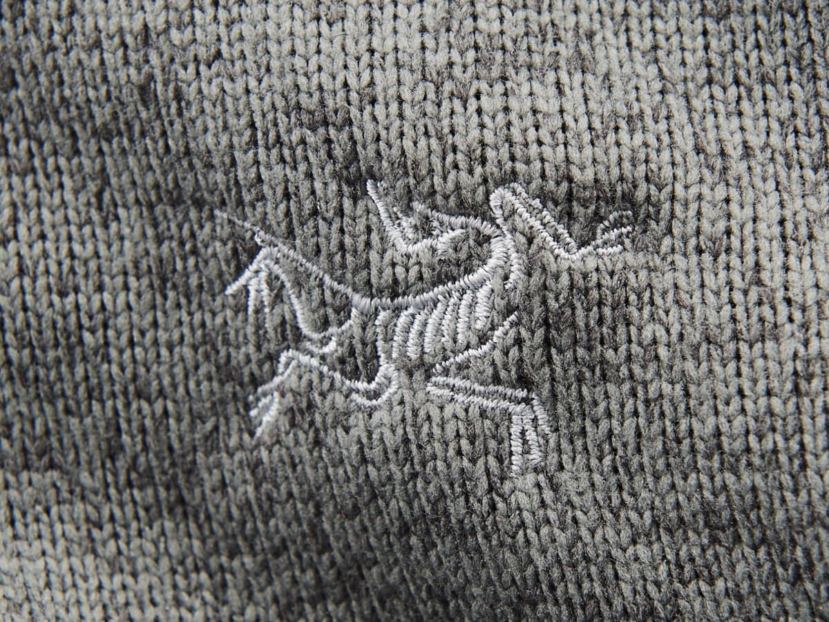 大人カラーな「アウトドアブランド」のトップス９選。パーカ、フリース、ニット…いま買えば春まで活躍！