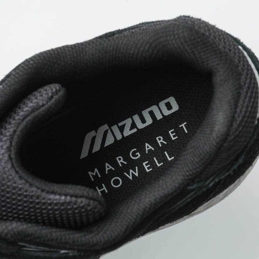 黒いMIZUNO FOR MARGARET HOWELL「MIZUNO TRAINING SHOES」のインソール