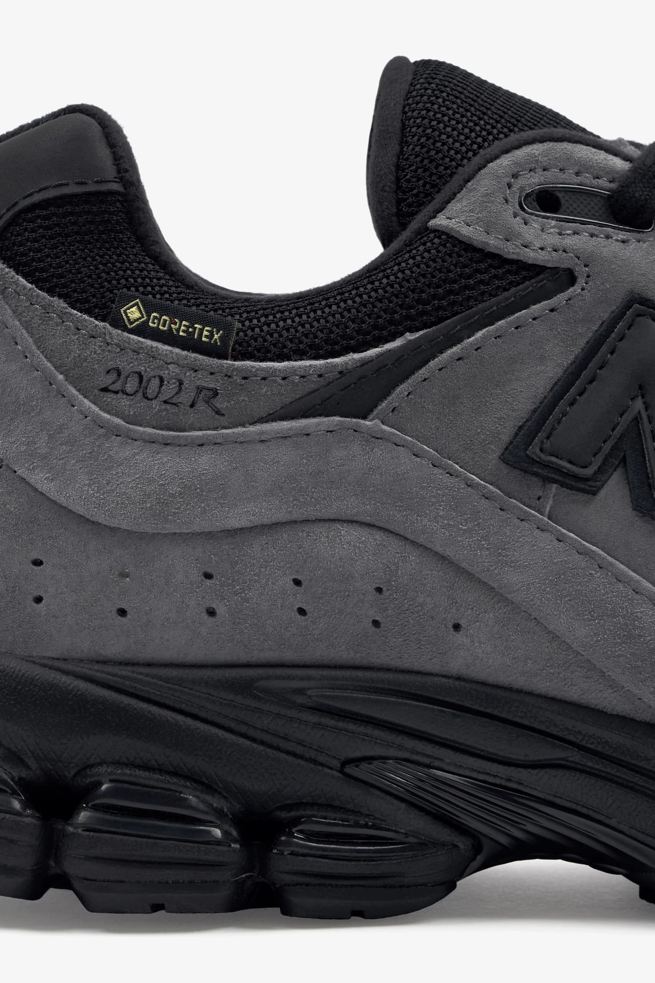 「JJJJound & New Balance The 2002R GORE-TEX®」New Balance（ニューバランス）　JJJound（ジョウンド）　スニーカー　ゴアテックス　コラボ　チャコールグレー　ディテール