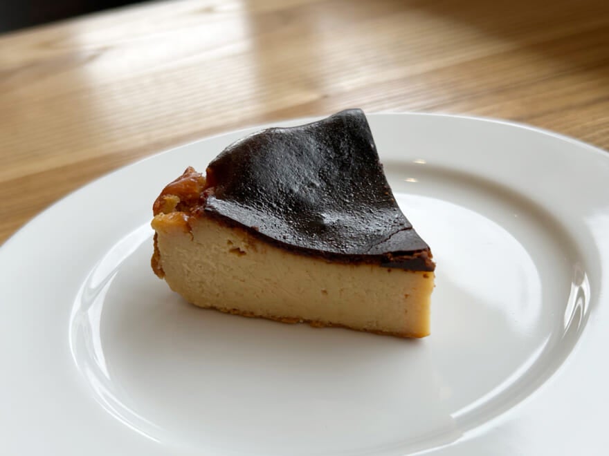 メンズノンノモデルが店長を務める西千葉のカフェ「in Me.（インミー）」　赤糖のチーズケーキ