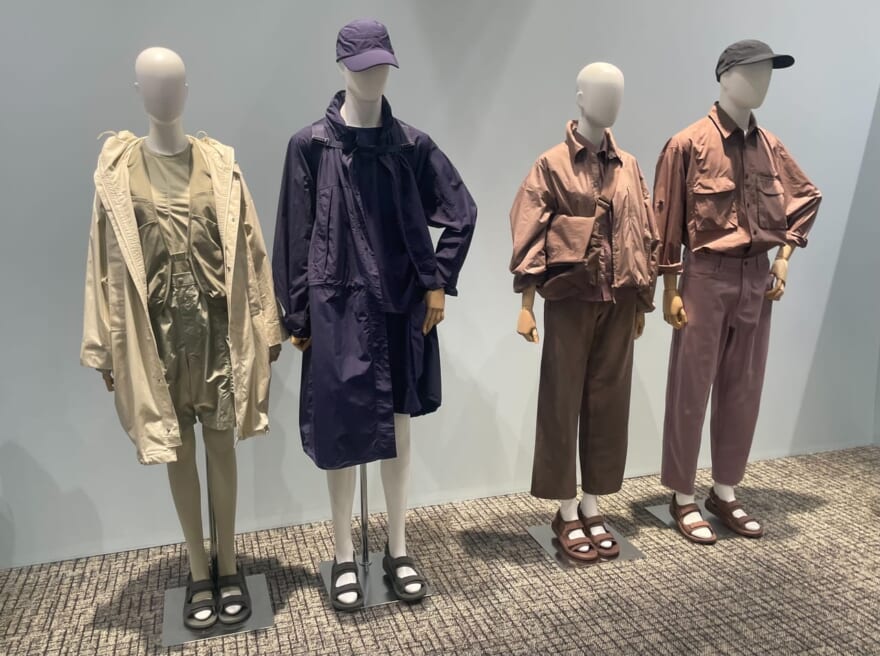 「UNIQLO 2024 SPRING/SUMMER LifeWear Collection」Uniqlo U 2024年 春夏コレクション 展示会ブース2