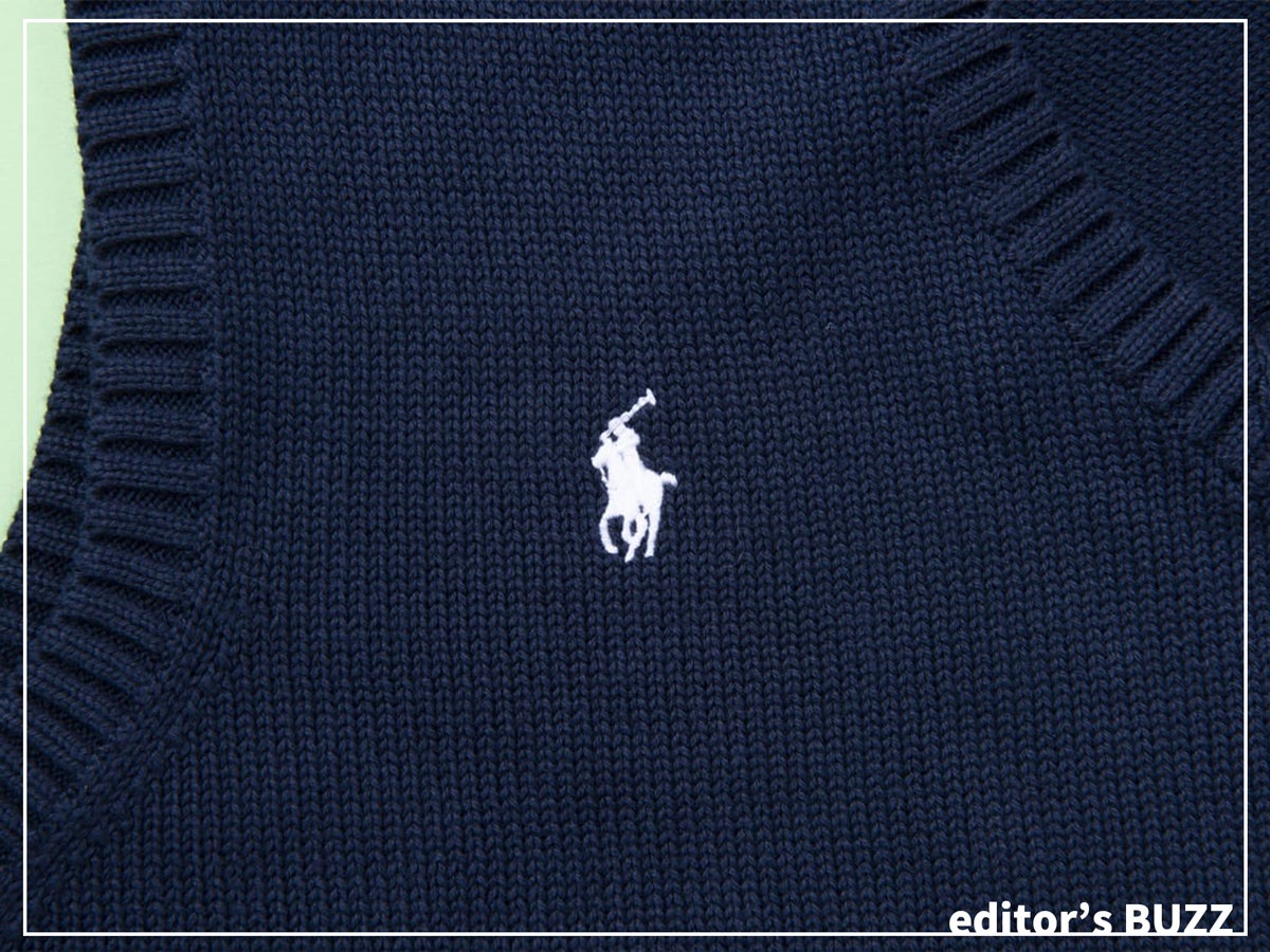 「ポロ ラルフ ローレン」のビームス別注のネイビーのニットベストは、クリーンなスクール感がある、あの頃に着たくて憧れていた服！[編集者の愛用私物 #44]