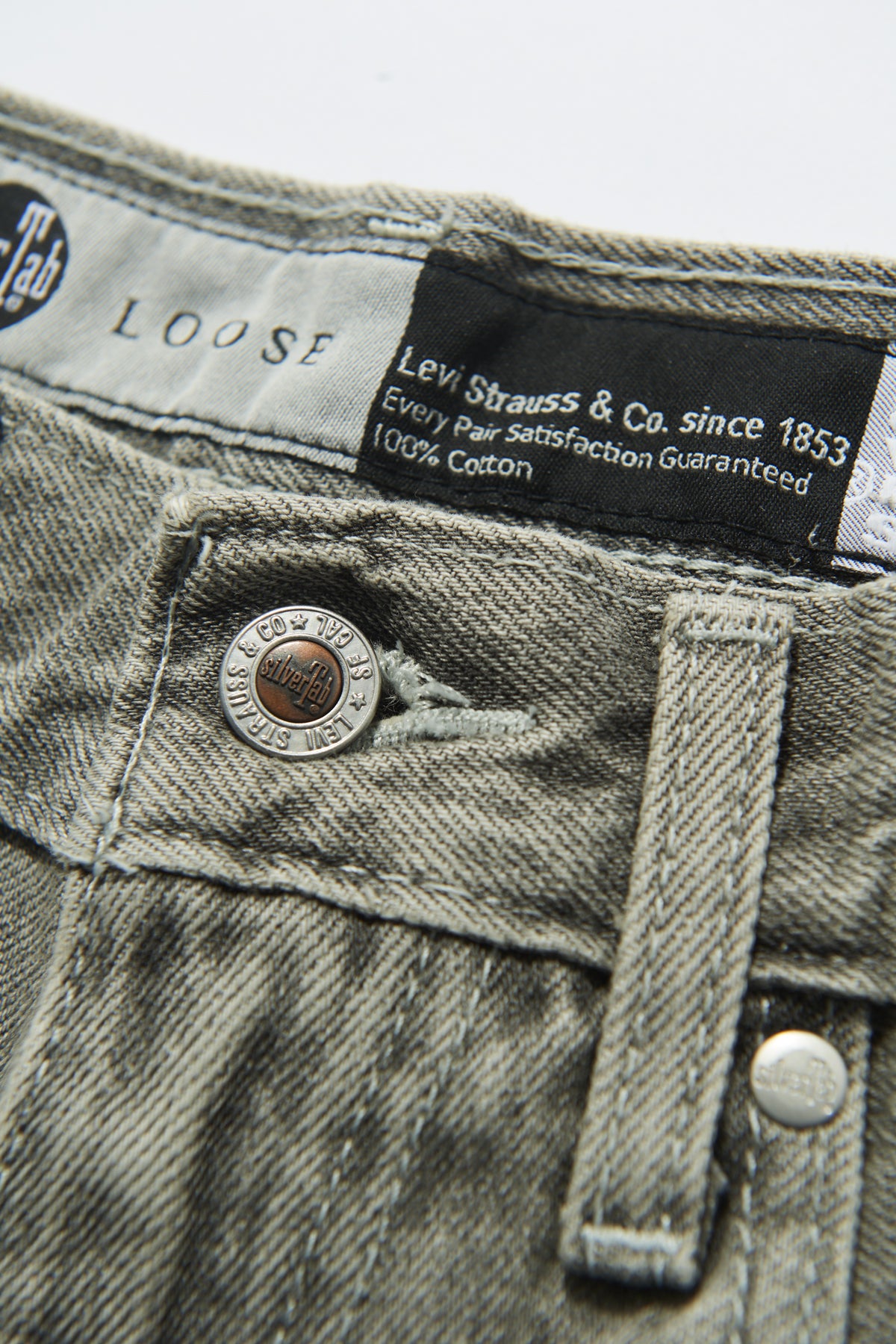 Levi’s® SILVER TAB のデニム　タブ