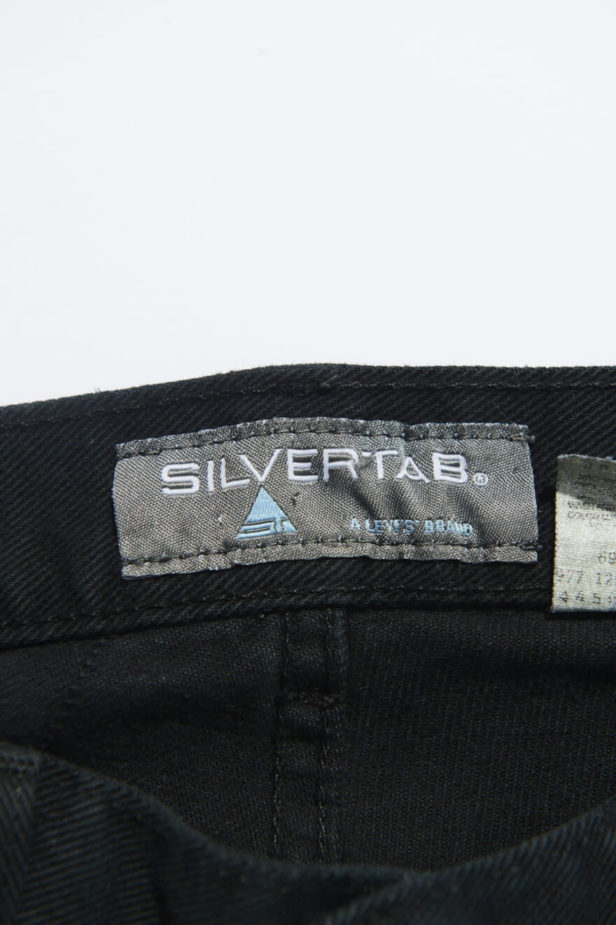 Levi’s® SILVER TABのデニム　ロゴ