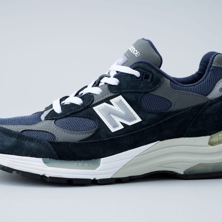 New Balance「992」のNロゴ