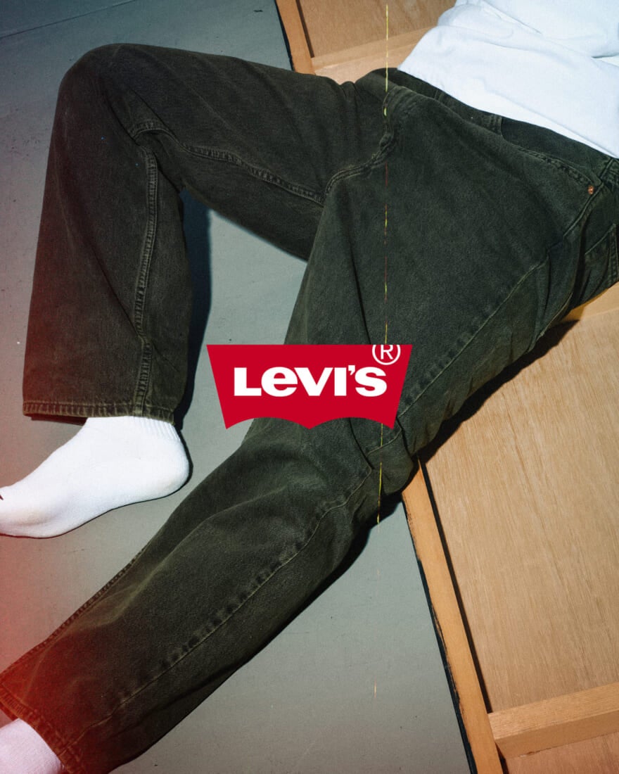 LEVI’S®︎ リーバイス ワイドストレートモデル「565」 B:MING by BEAMS エクスクルーシブ USED加工ブラックカラー キービジュアル