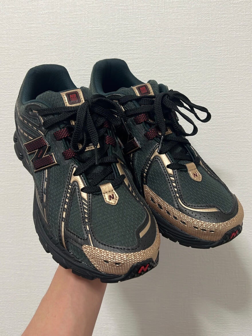 キス×ニューバランス　KITH × New Balanceのコラボスニーカー 1906R　フロント