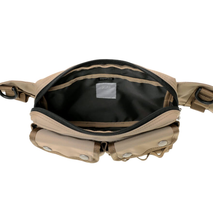 「DAIWA(ダイワ)」　「POTR」コラボレーションアイテム 　WAIST BAG　ベージュ　ディテール